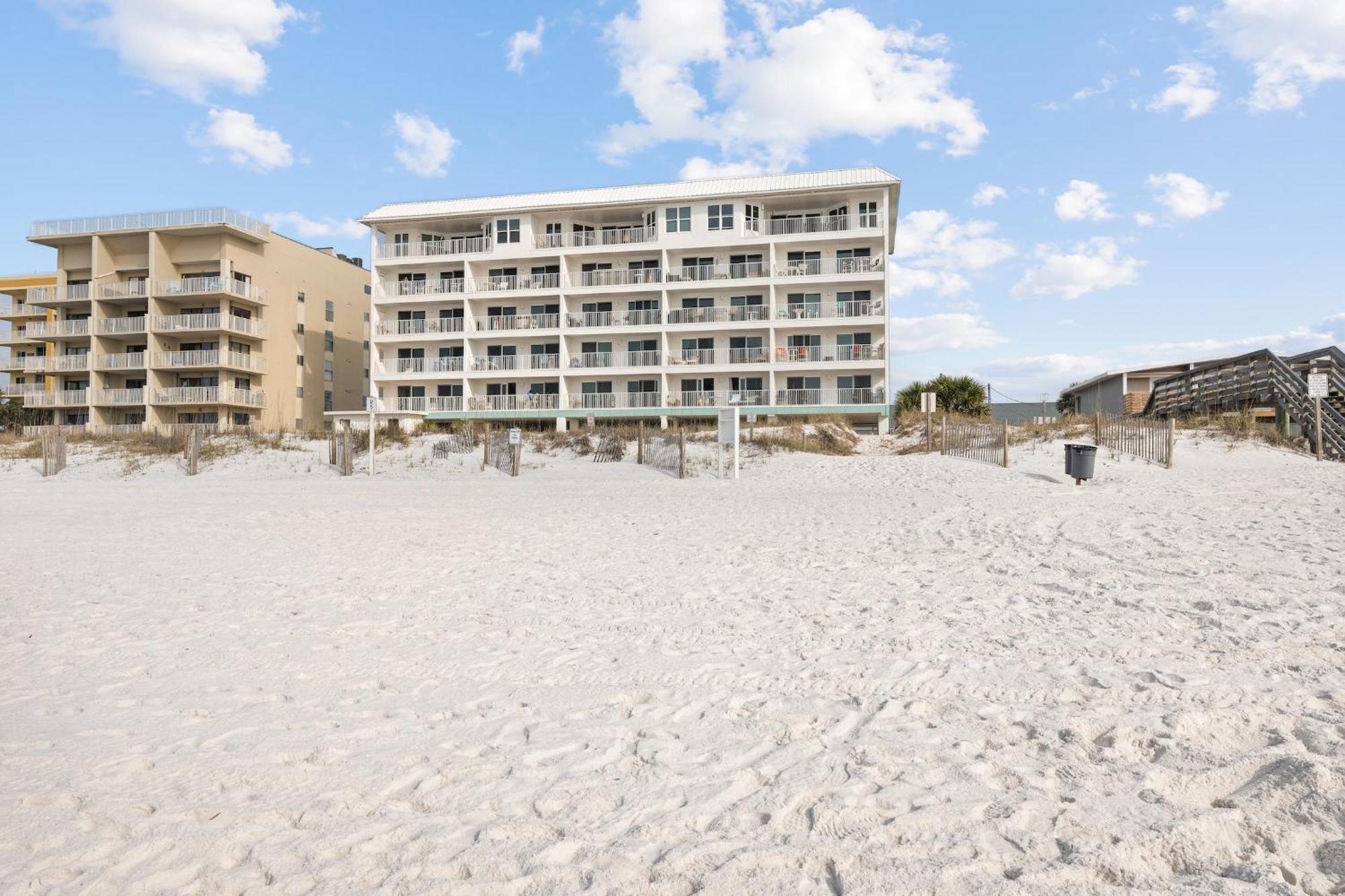 Seaglass - Oceanfront With Expansive Balcony *